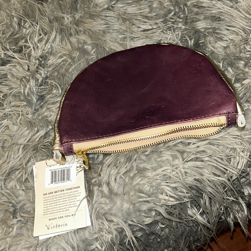 NWTS SSEKO Terra Cotta and Gold
Leather Lrg Crescent Zipper Pouch/Cosmetic Bag - Picture 7 of 7